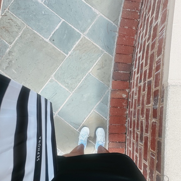 Meet your Posher, Delilah - Picture 1 of 1